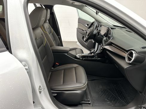 Used 2025 Chevrolet Trax ACTIV w/ Driver Confidence Package image 22