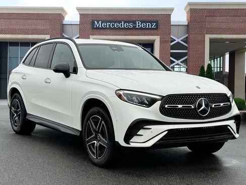 Certified 2025 Mercedes-Benz GLC 300 4MATIC image 3