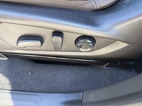 Used 2025 Subaru Forester Premium w/ Convenience Package #1 image 25