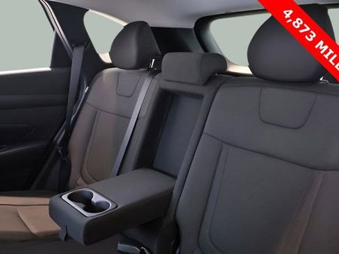 Used 2025 Hyundai Tucson SE image 10