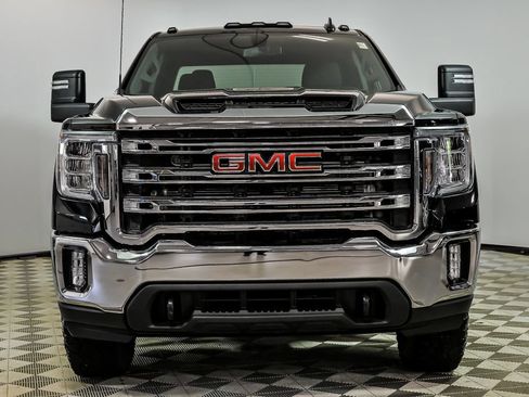 Used 2023 GMC Sierra 3500 SLE w/ X31 Off-Road Package AWD/4WD image 4