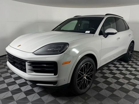 Certified 2025 Porsche Cayenne image 1