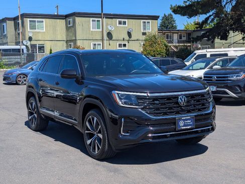 Certified 2024 Volkswagen Atlas Cross Sport SEL Premium R-Line AWD/4WD image 7