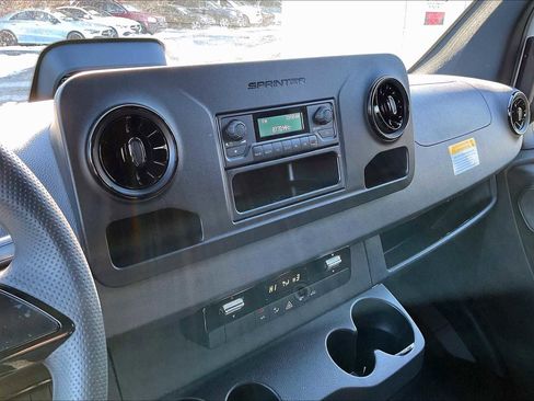 New 2025 Mercedes-Benz Sprinter 2500 image 8