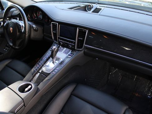 Used 2013 Porsche Panamera S image 33
