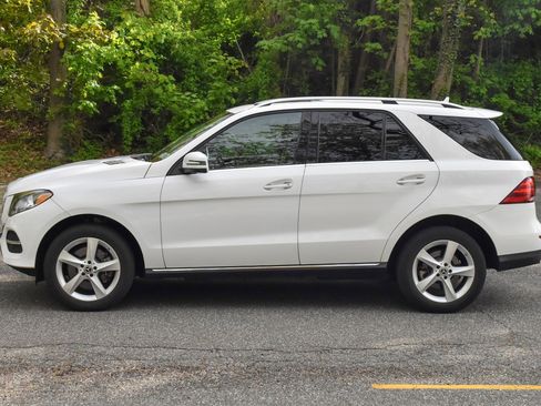 Used 2019 Mercedes-Benz GLE 400 4MATIC image 4
