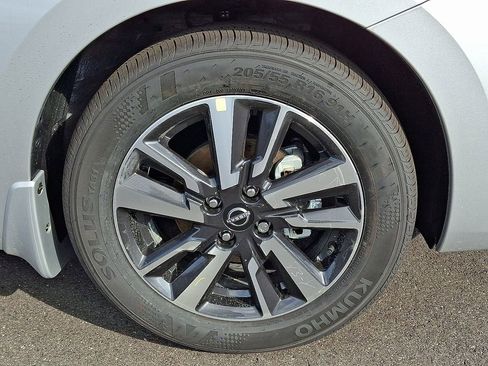 New 2025 Nissan Versa SV w/ Trunk Package image 5