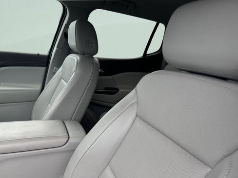 Used 2023 GMC Acadia SLT image 20