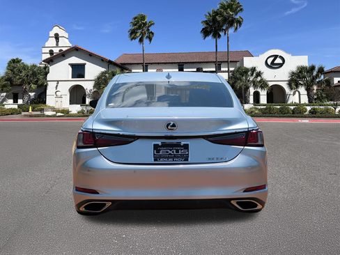 Used 2023 Lexus ES 350 w/ Premium Package FWD image 3