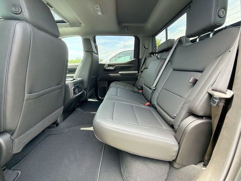 New 2026 GMC Sierra 1500 SLT w/ SLT Premium Plus Package AWD/4WD image 18