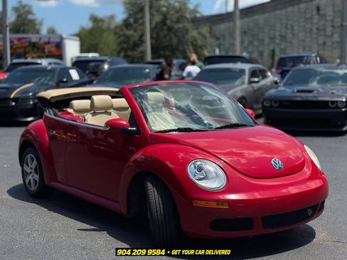 Used 2006 Volkswagen Beetle Convertible w/ Package 1 FWD image 11