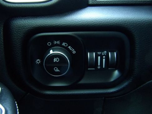 Used 2024 RAM 2500 Laramie AWD/4WD image 19