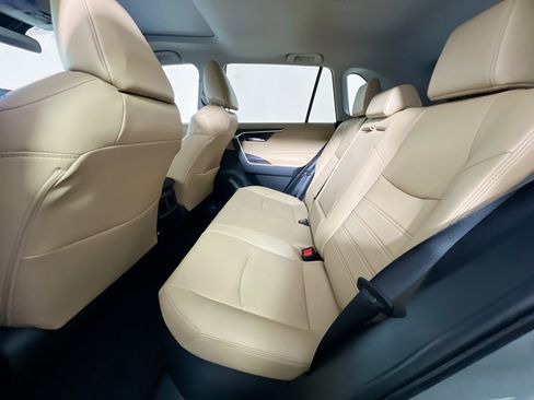 Used 2023 Toyota RAV4 XLE Premium image 29