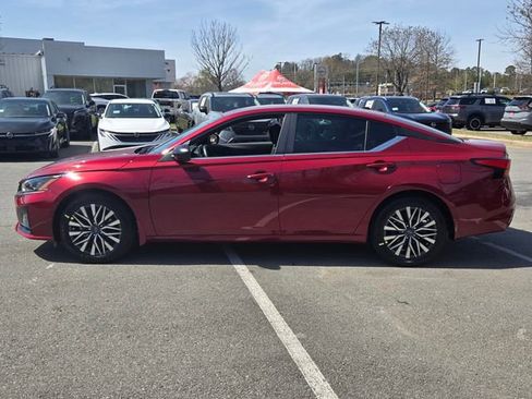 New 2026 Nissan Altima 2.5 SV FWD image 2