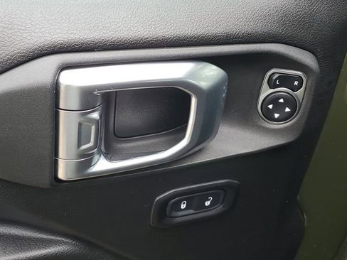 Used 2022 Jeep Gladiator Sport AWD/4WD image 15