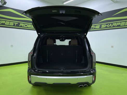 Used 2023 Kia Telluride EX w/ EX Captain's Chair Package image 9