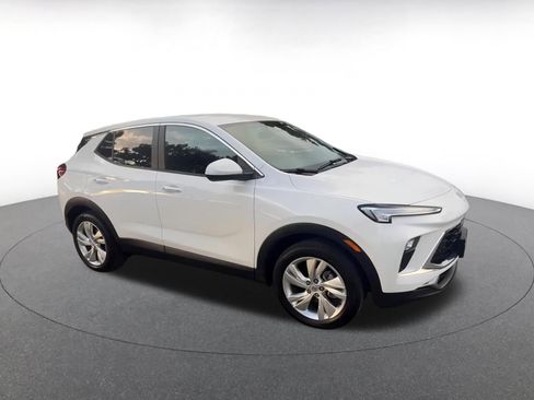 Used 2025 Buick Encore GX Preferred image 2