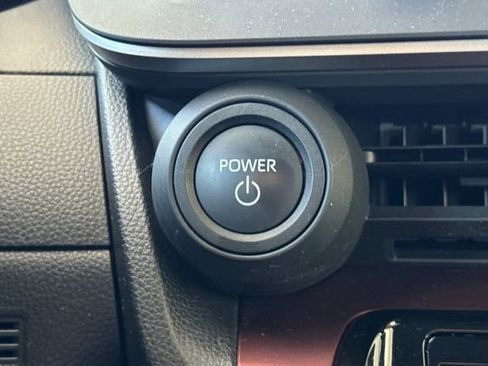 Used 2025 Toyota Prius Plug-In Hybrid FWD image 21