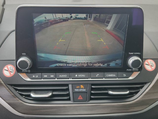 Used 2025 Nissan Altima 2.5 SV FWD image 16