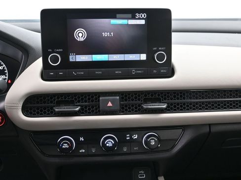 Used 2023 Honda HR-V LX image 10