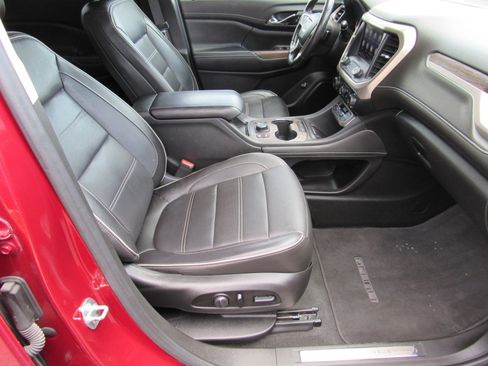 Used 2020 GMC Acadia Denali w/ Denali Ultimate Package AWD/4WD image 29