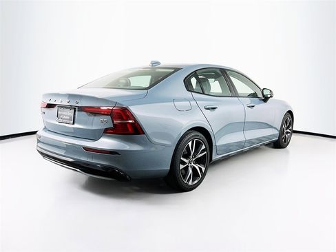 Used 2023 Volvo S60 B5 Core image 7