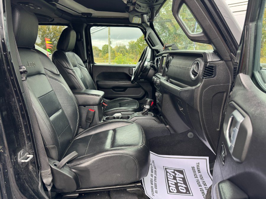 Used 2019 Jeep Wrangler Unlimited Sahara w/ Quick Order Package 24M Moab AWD/4WD image 19