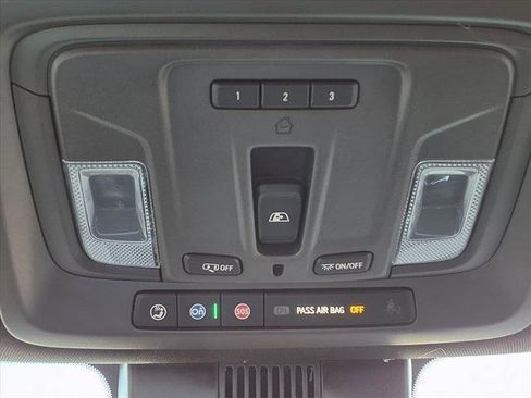 New 2026 GMC Sierra 1500 SLT image 17