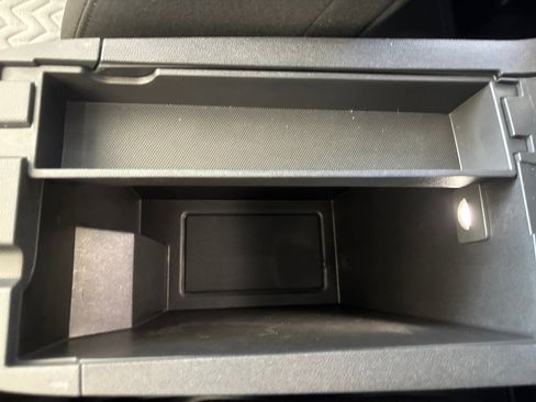 Used 2023 Chevrolet Equinox LS FWD image 36