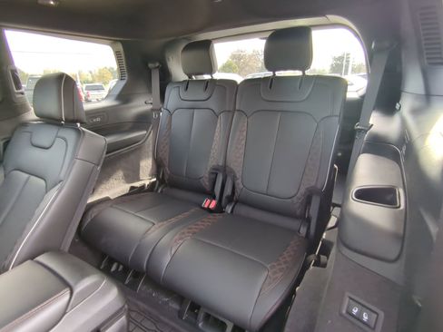 Used 2022 Jeep Grand Cherokee L Summit image 9