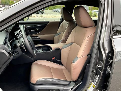 Used 2025 Lexus ES 350 w/ Premium Package image 7