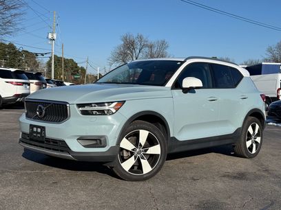 Used 2019 Volvo XC40 T5 Momentum