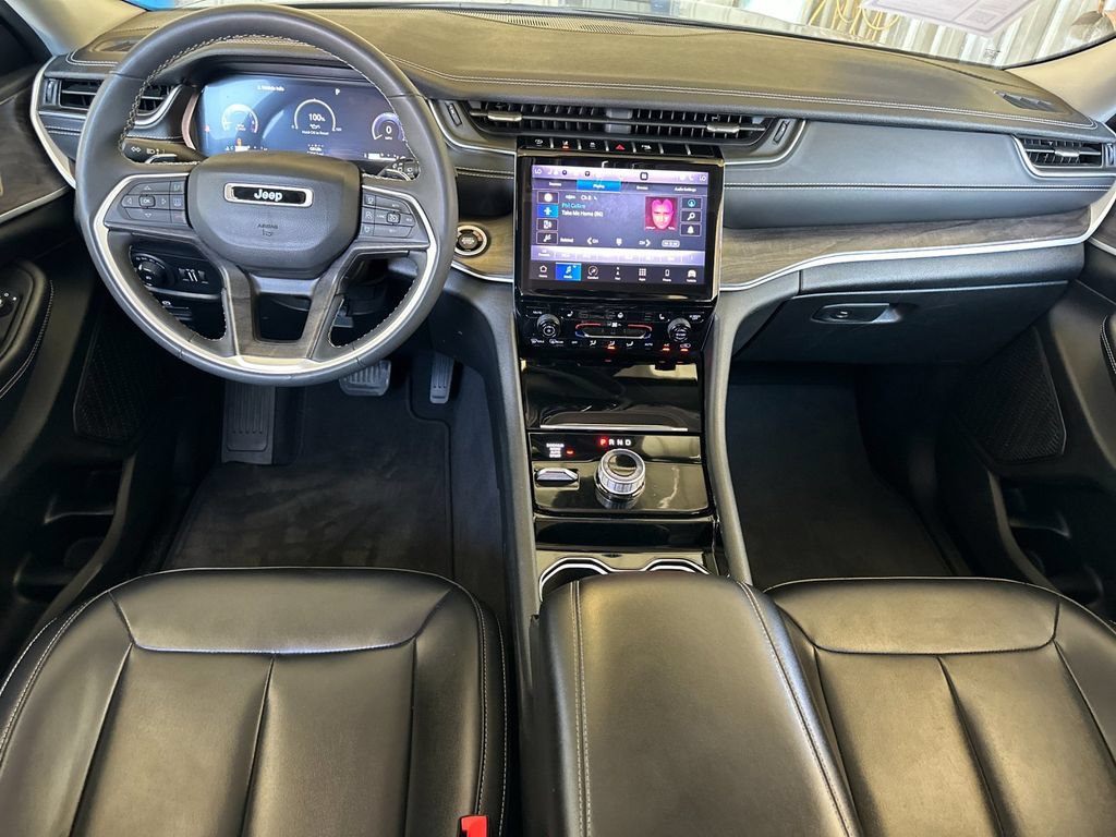 Used 2023 Jeep Grand Cherokee L Limited AWD/4WD image 15
