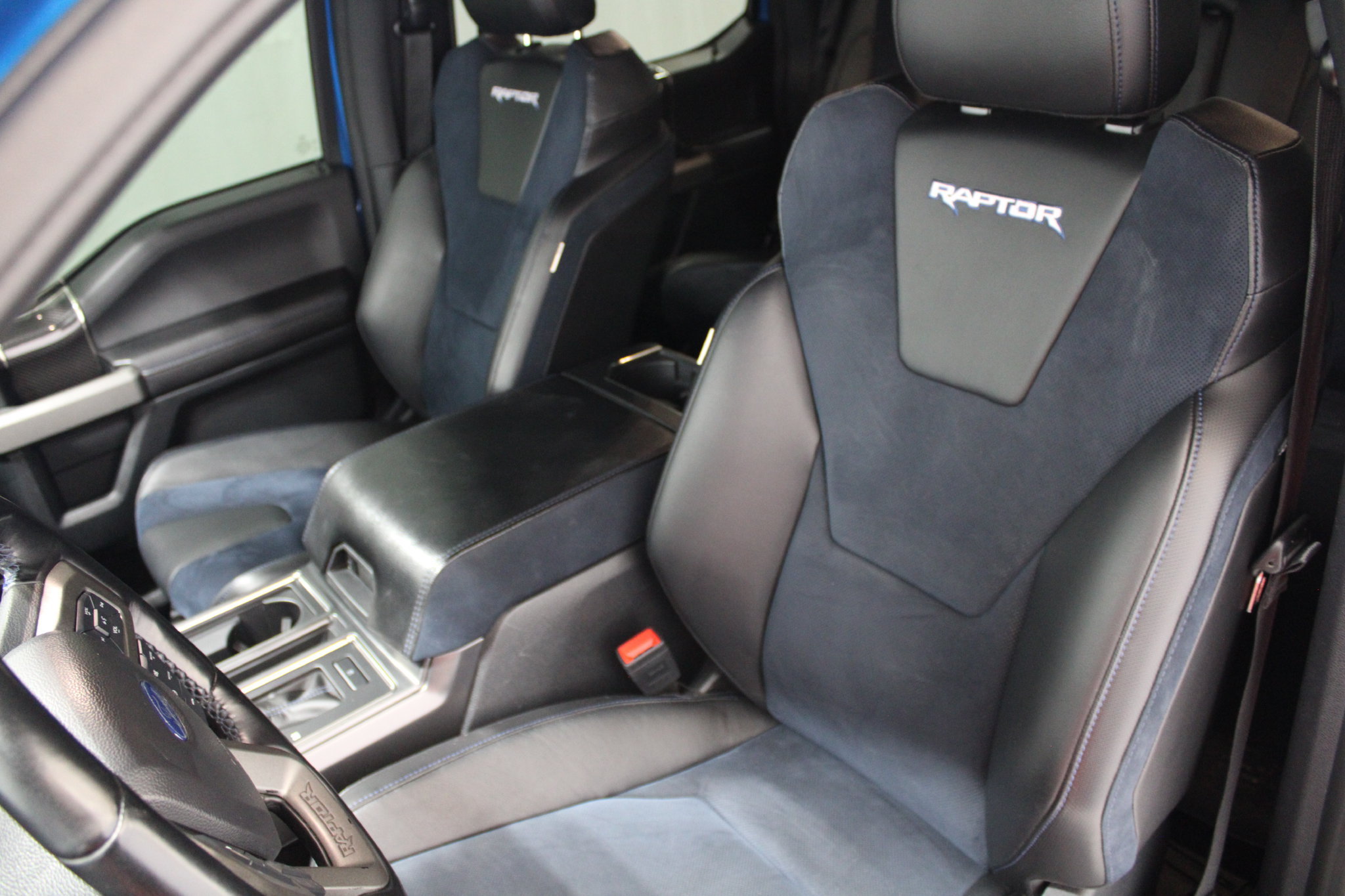Used 2019 Ford F150 Raptor w/ Equipment Group 802A Luxury AWD/4WD image 14