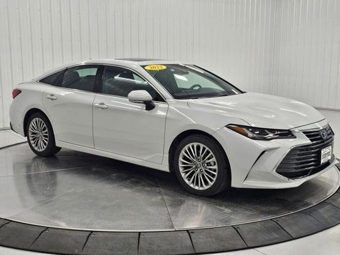 Used 2022 Toyota Avalon Limited image 34