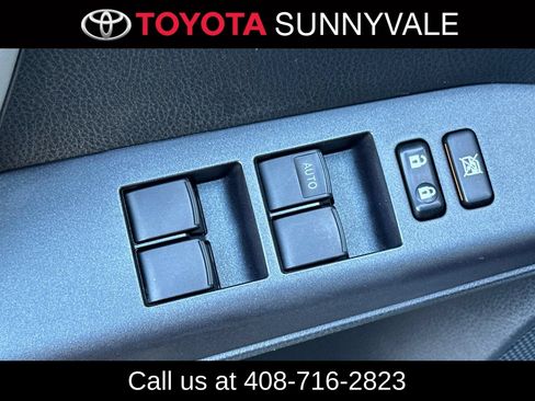 Used 2018 Toyota RAV4 XLE w/ Convenience Package AWD/4WD image 17