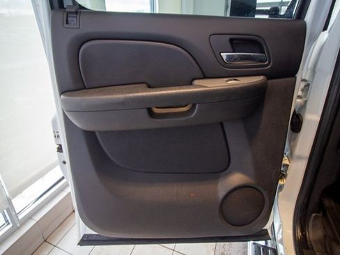 Used 2013 Chevrolet Silverado 3500 LTZ image 9