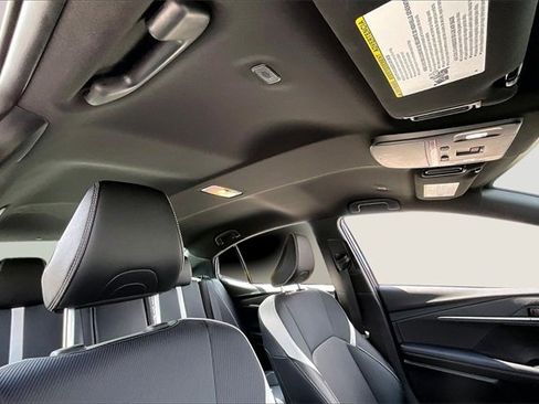 Used 2025 Toyota Camry SE image 25