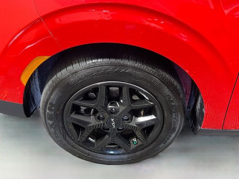 Used 2025 Kia Soul LX w/ LX Technology Package image 13