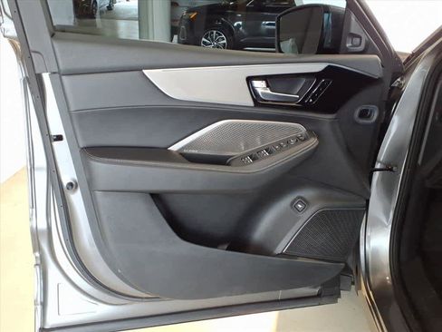 Used 2024 Acura MDX SH-AWD w/ Technology Package image 10