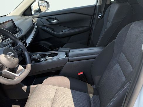 Used 2024 Nissan Rogue SV FWD image 9