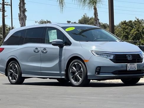 Used 2024 Honda Odyssey Elite image 2