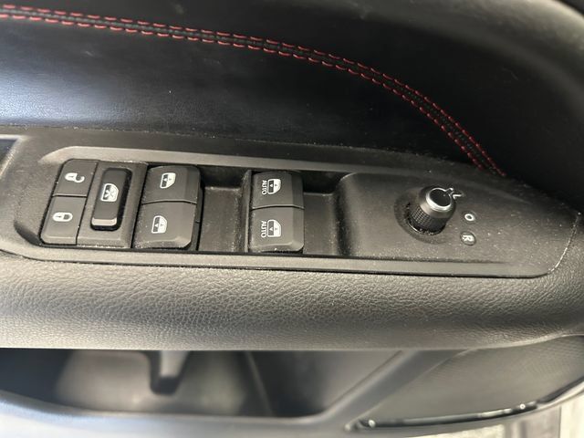 Used 2022 Jeep Compass Trailhawk w/ Trailhawk Convenience Group AWD/4WD image 19