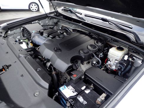 Used 2012 Toyota 4Runner Limited image 26