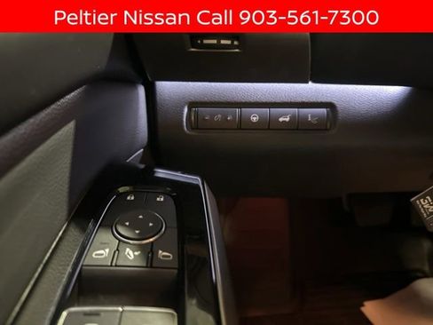 Certified 2024 Nissan Pathfinder Platinum FWD image 24