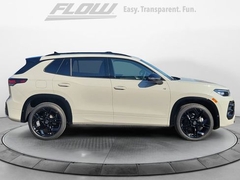 New 2026 Volkswagen Tiguan SE R-Line image 8