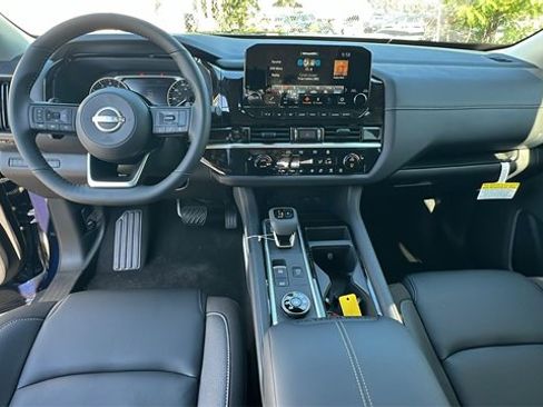 New 2025 Nissan Pathfinder SL w/ Cargo Package image 18