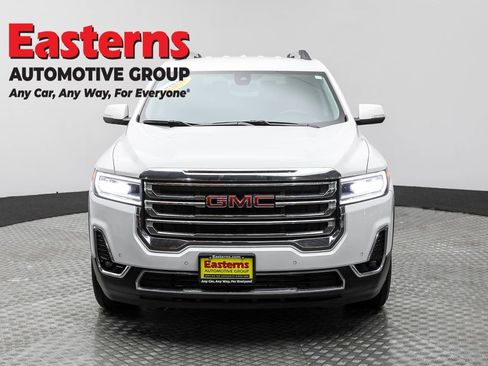 Used 2023 GMC Acadia SLT image 2