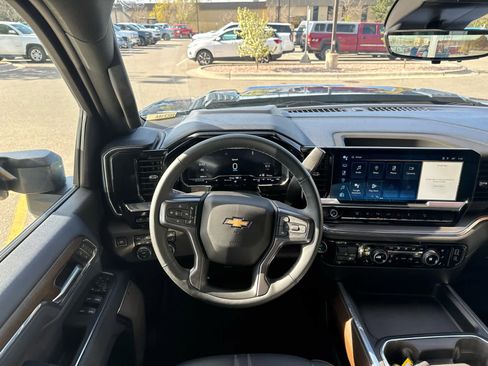 Used 2024 Chevrolet Silverado 2500 High Country w/ High Country Premium Package AWD/4WD image 46