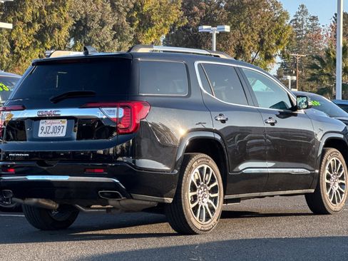 Used 2023 GMC Acadia Denali w/ Black Diamond Edition image 5